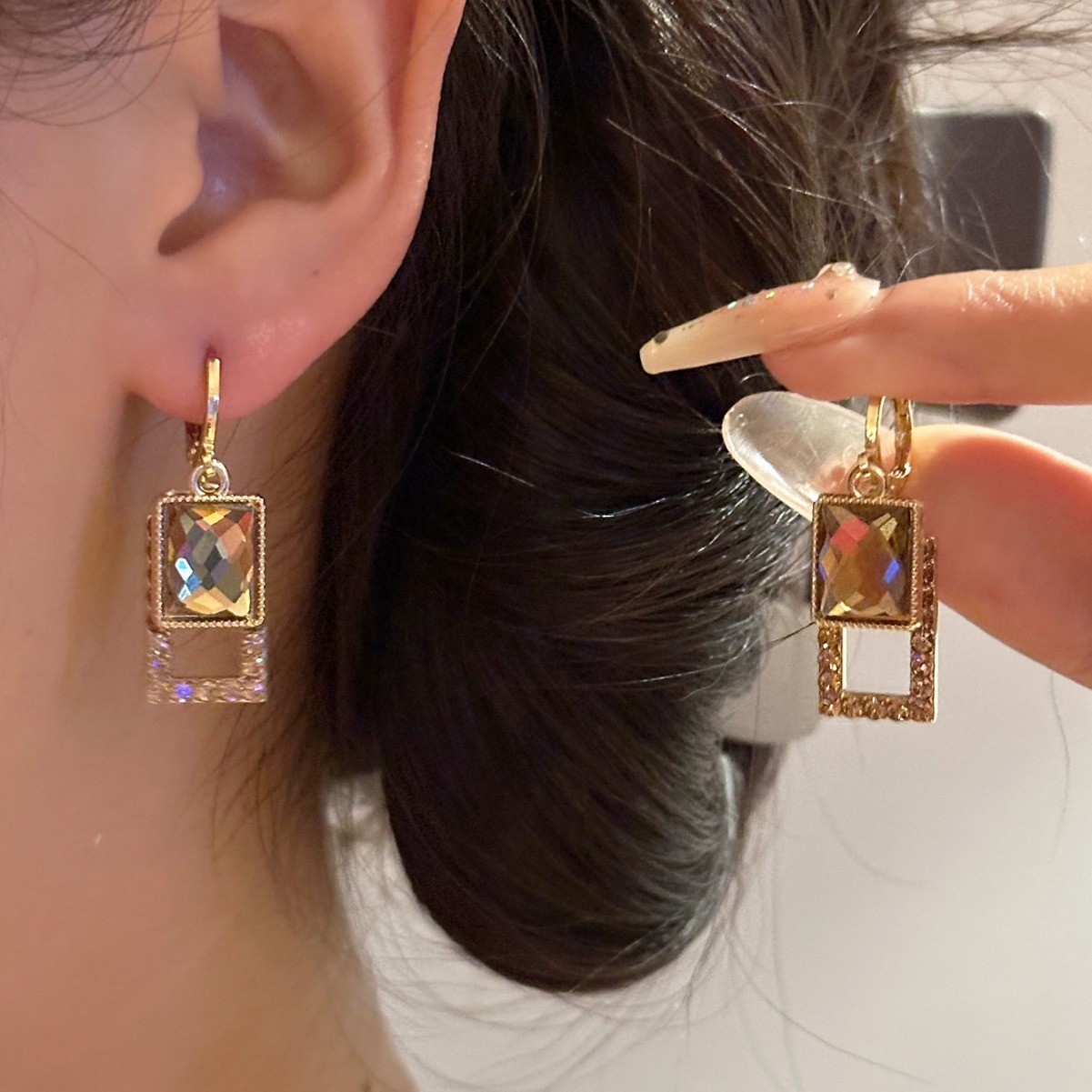 Vintage Fashion Trends 2026 - Anting-anting gantung zircon mode Korea perak