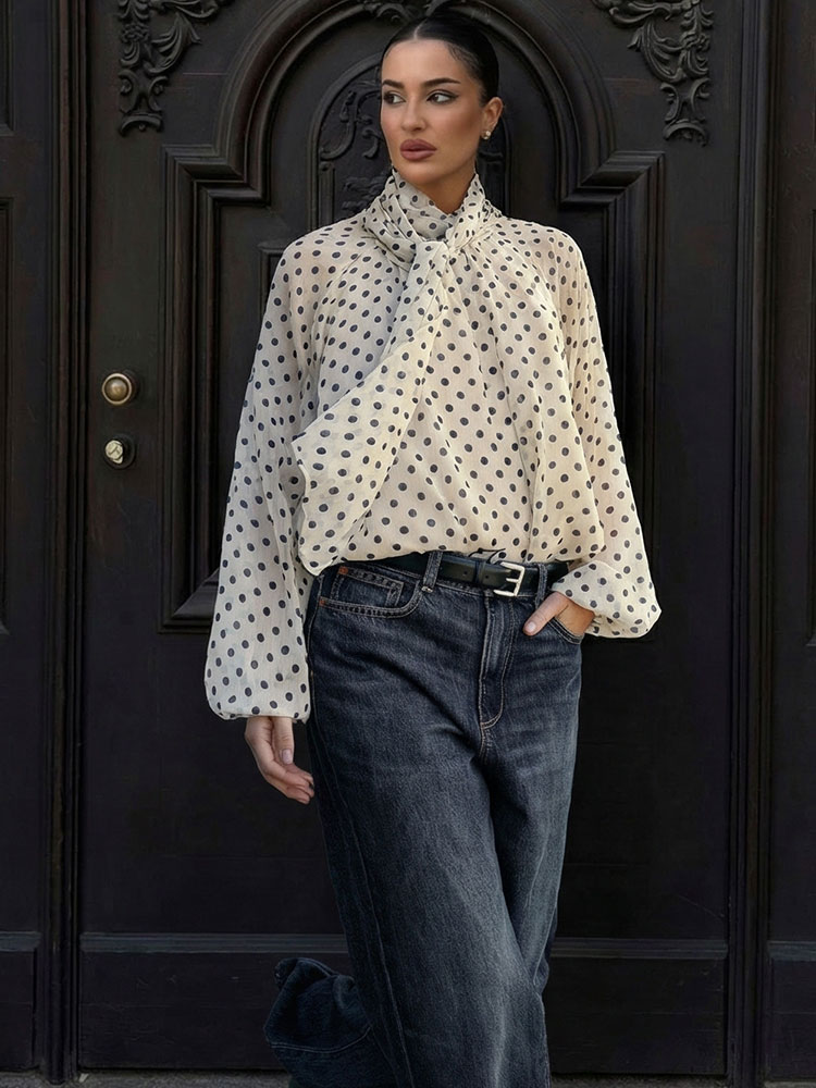 Vintage Fashion Trends 2026 - HH Kemeja Wanita Motif Polkadot Vintage