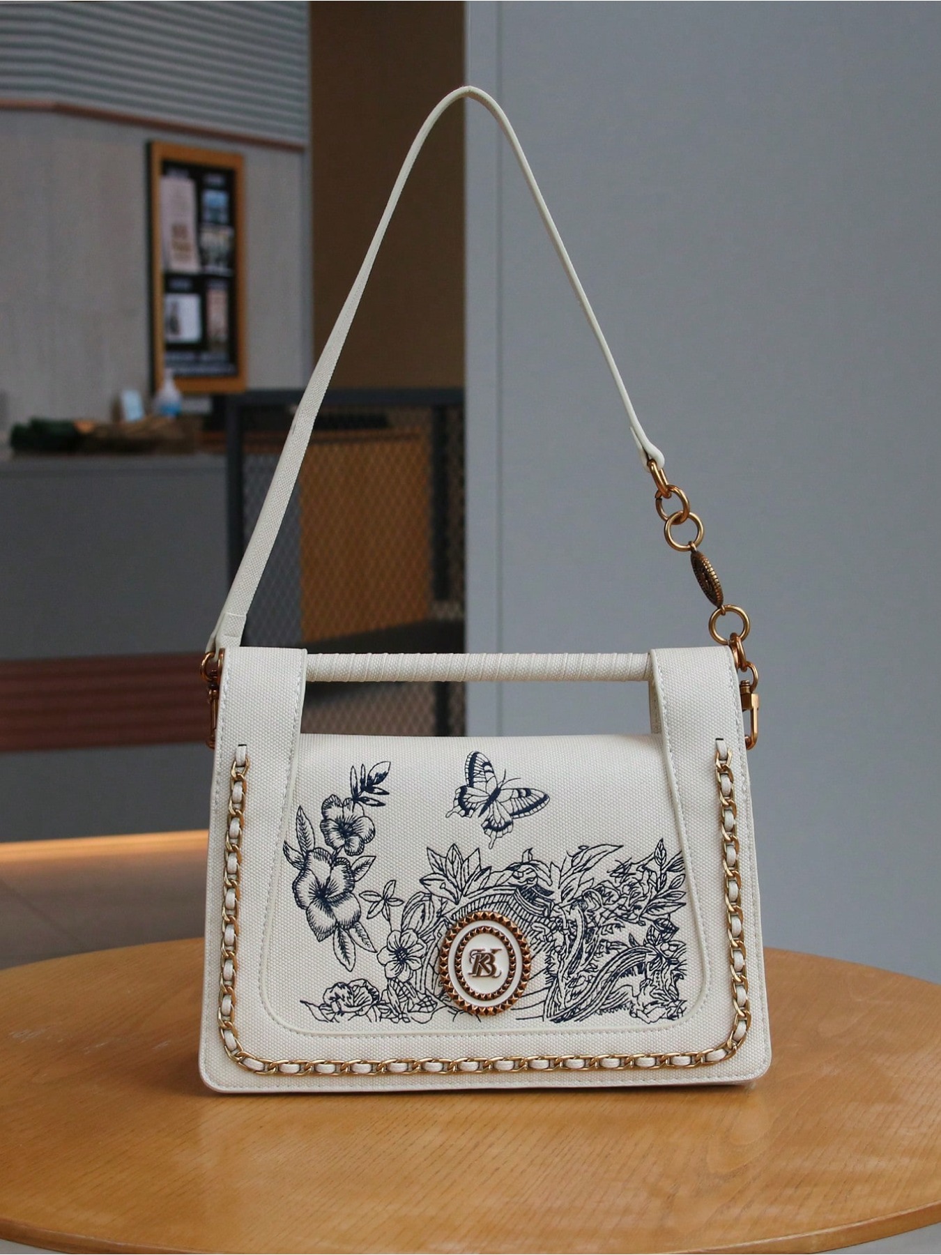 Vintage Fashion In Chinese - Tas Selempang Vintage Retro Model Lipat