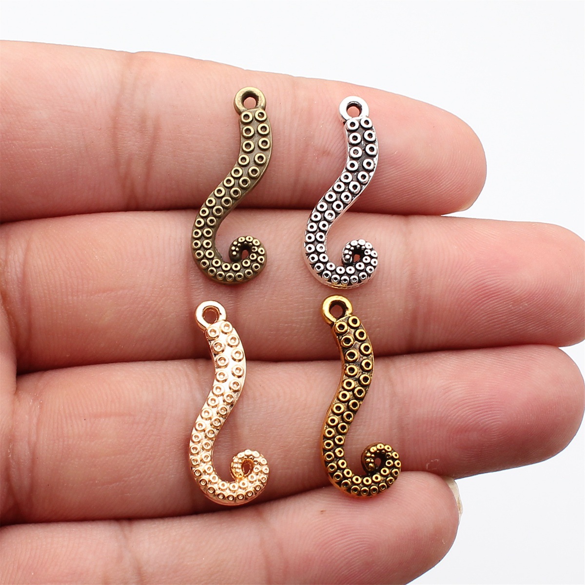 Vintage Fashion Blog - WYSIWYG 20 Buah 26X10Mm 4 Warna