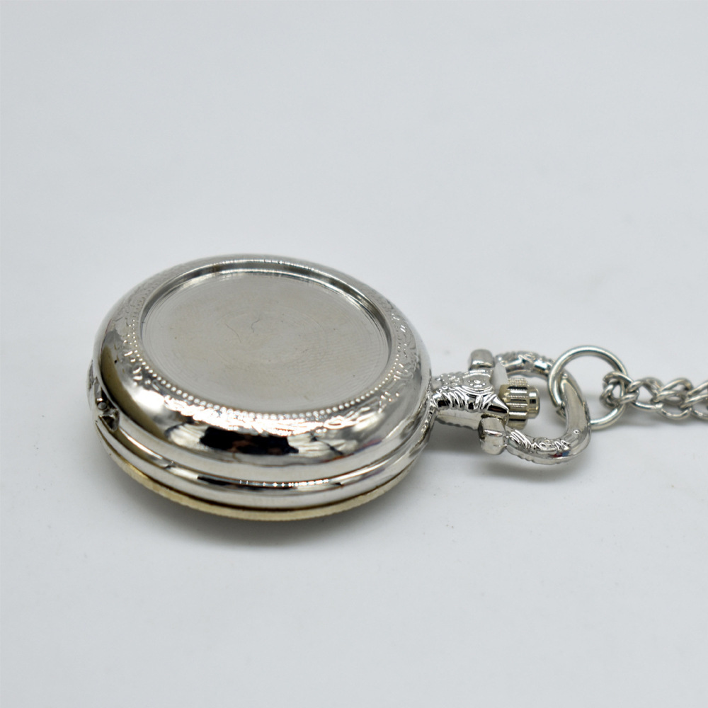 Kalung Liontin Jam Saku Logam  - Vintage Fashion Blog ulasan dan harga