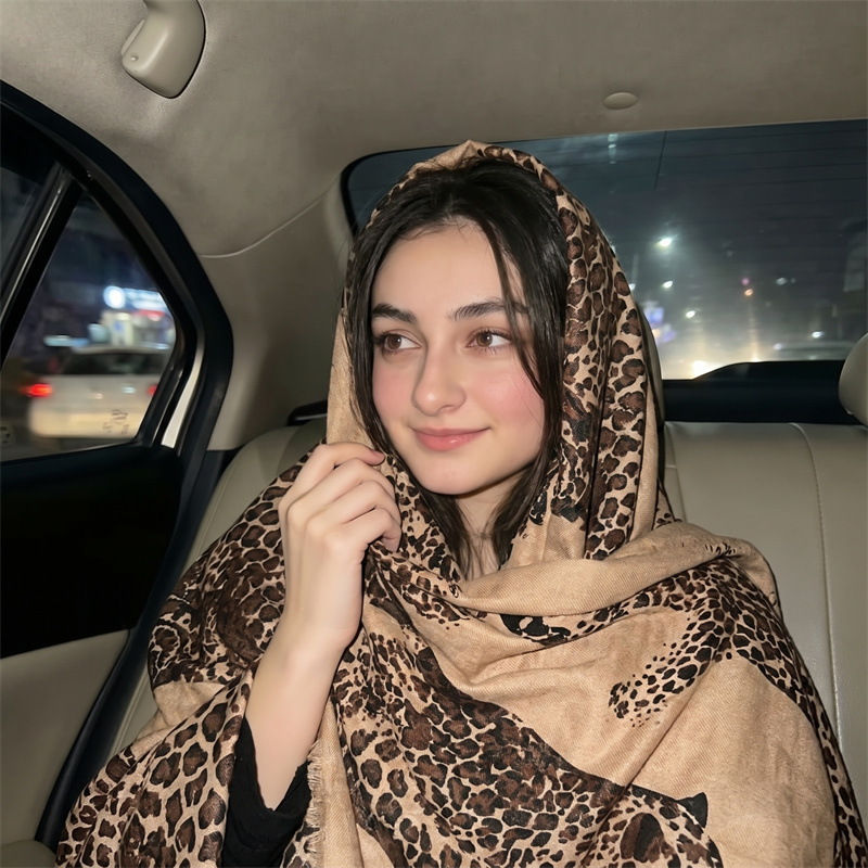Hijab dan kerudung motif leopa - Vintage Outdoor Fashion ulasan dan harga