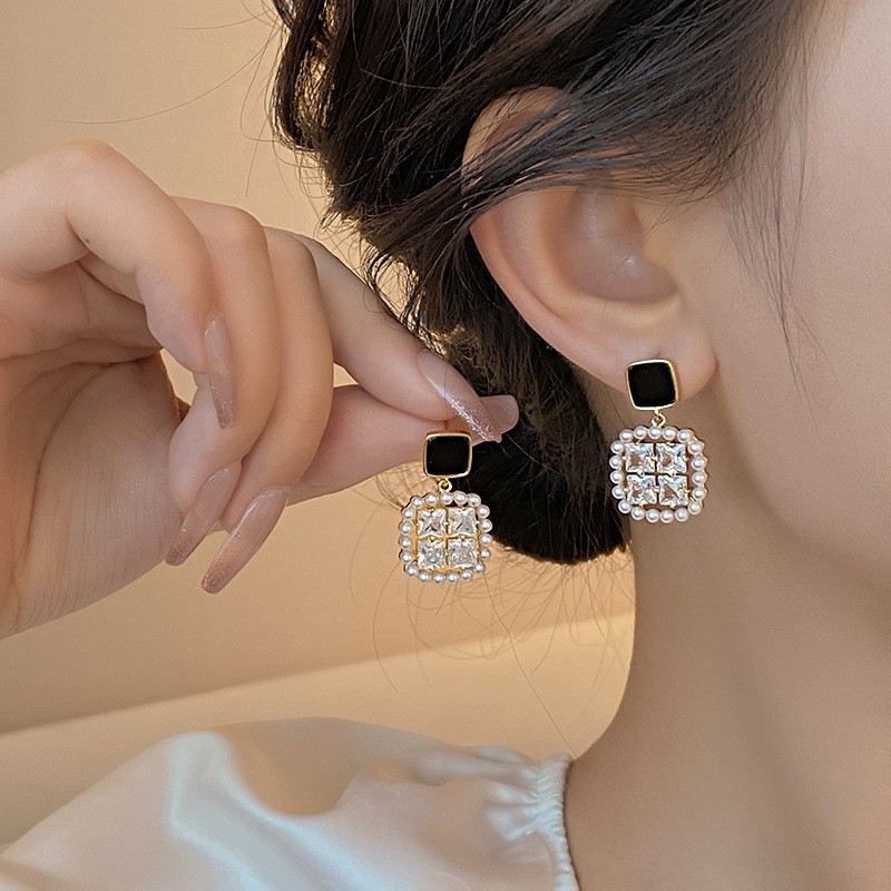 Anting-anting Mutiara Persegi  - Vintage Fashion Trends 2026 ulasan dan harga
